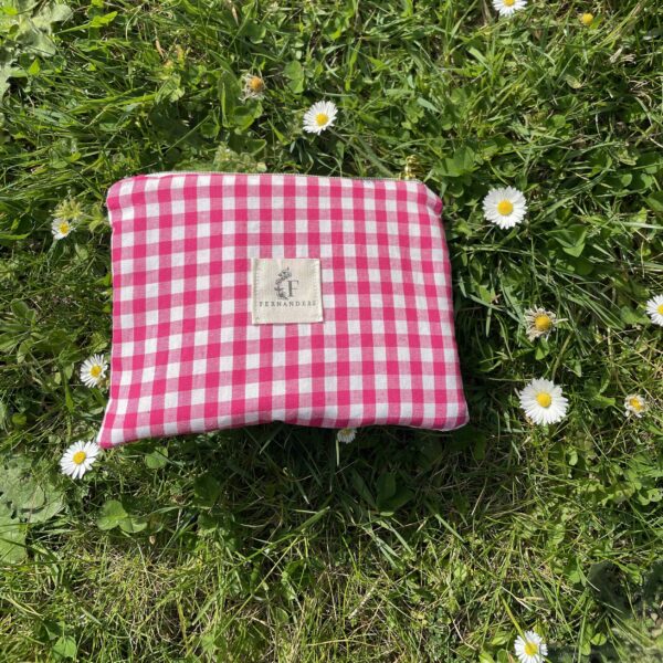 pochette plate rose à carreaux