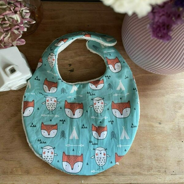 Bavoir rond pour enfant avec motifs de renards