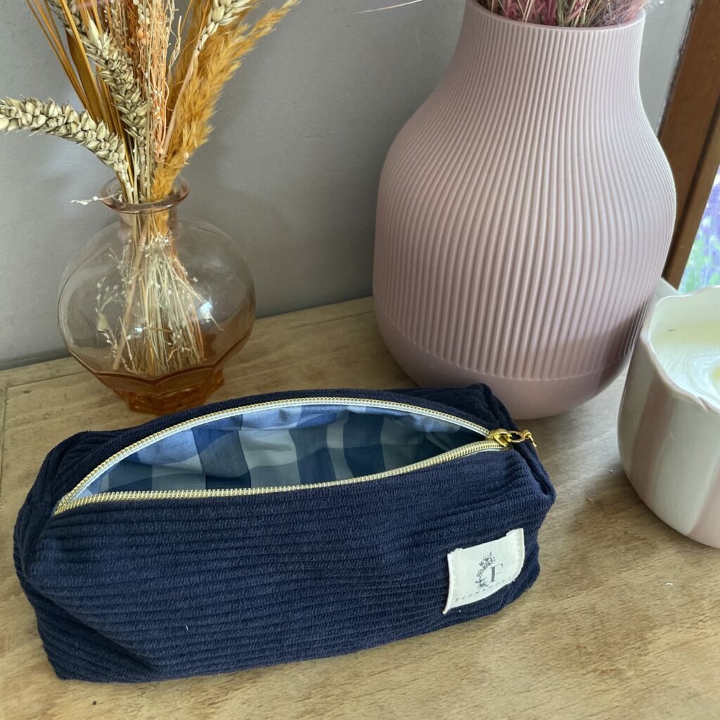 Trousse d'école Fernande35 en velours côtelé bleu marine et intérieu Vichy