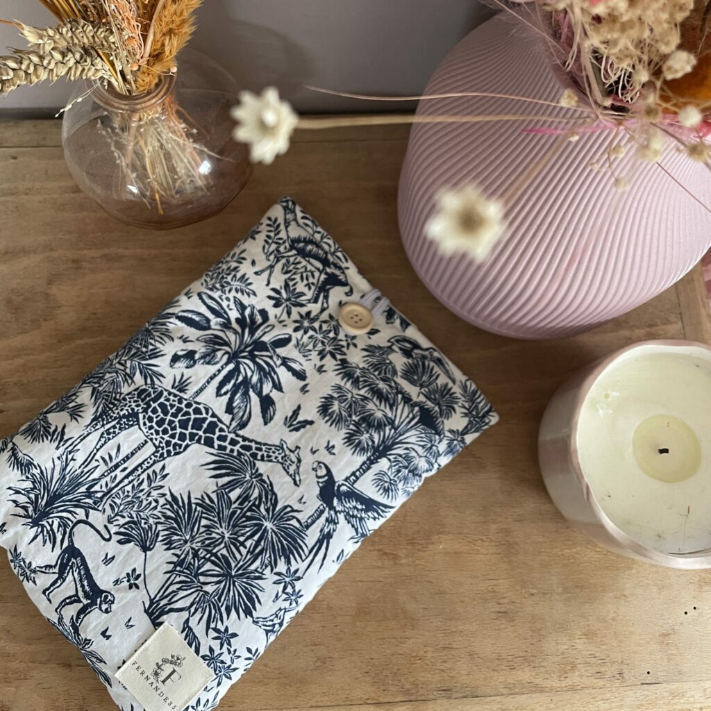 pochette à livre bleu Fernande35 avec animaux de la savane