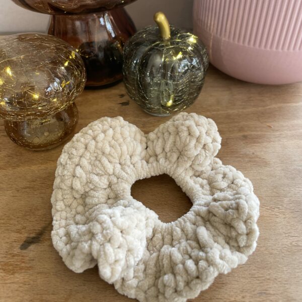 Chouchou en laine couleur blanche