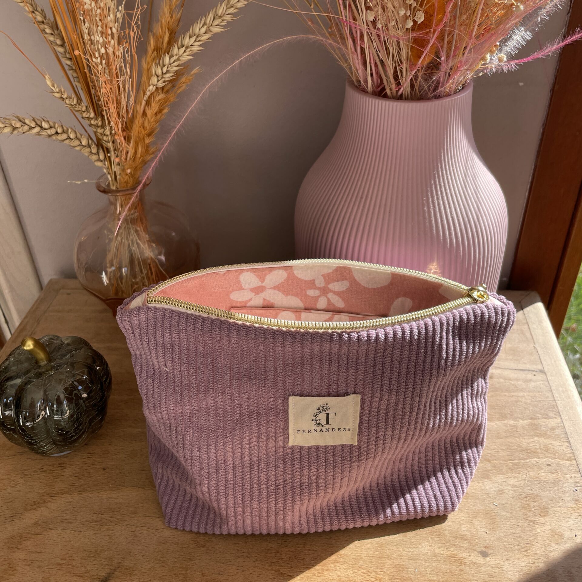 pochette zippée en velours côtelé violet