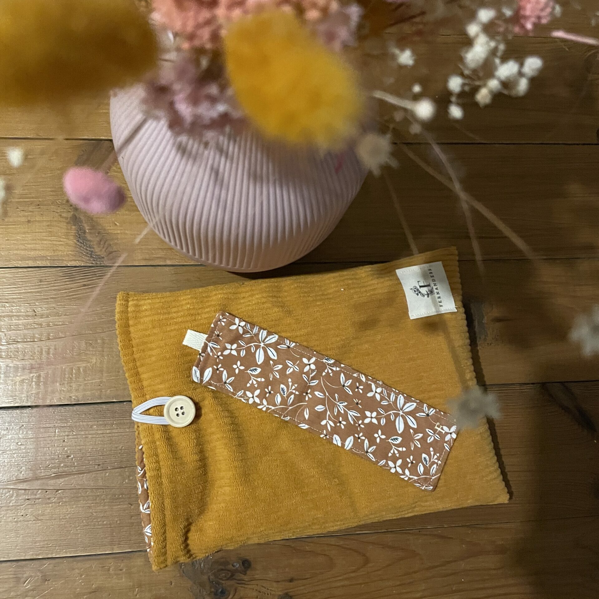 Marque-page couleur feuilles marron