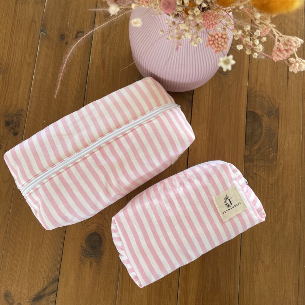 trousse maquillage de la marque Fernande35 couleur rose en blanc